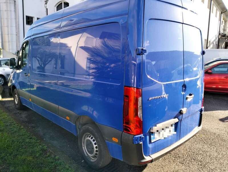 Usata Mercedes Sprinter 114 CV (83 kW) 2020 Blu pastello Furgone