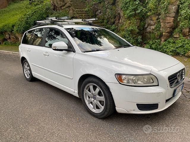 Usata Volvo V50 109 CV (80 kW) 2012 Bianco Station wagon