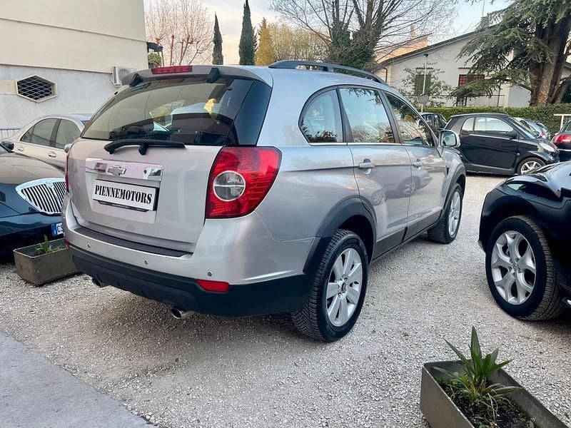 Usata Chevrolet Captiva 150 CV (110 kW) 2008 Argento SUV