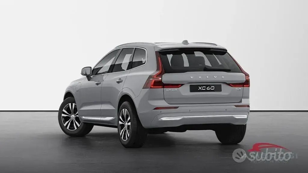 Nuova Volvo XC60 349 CV (256 kW) 2026 Grigio SUV