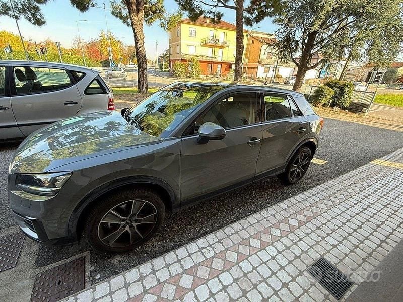 Begagnad Audi Q2 Design 116 HK (85 kW) 2017 Grå SUV