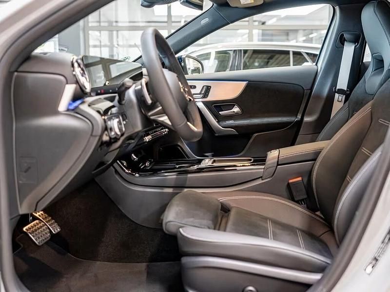 Usata Mercedes A200 AMG 163 CV (119 kW) 2025 Grigio Berlina