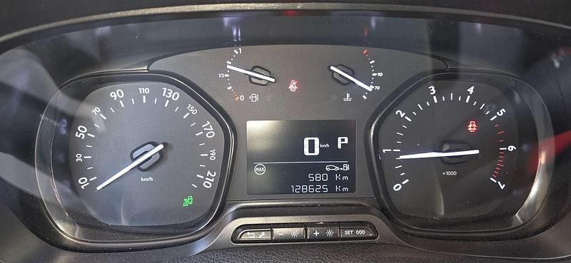 Usata Opel Vivaro 179 CV (131 kW) 2021 Bianco Monovolume