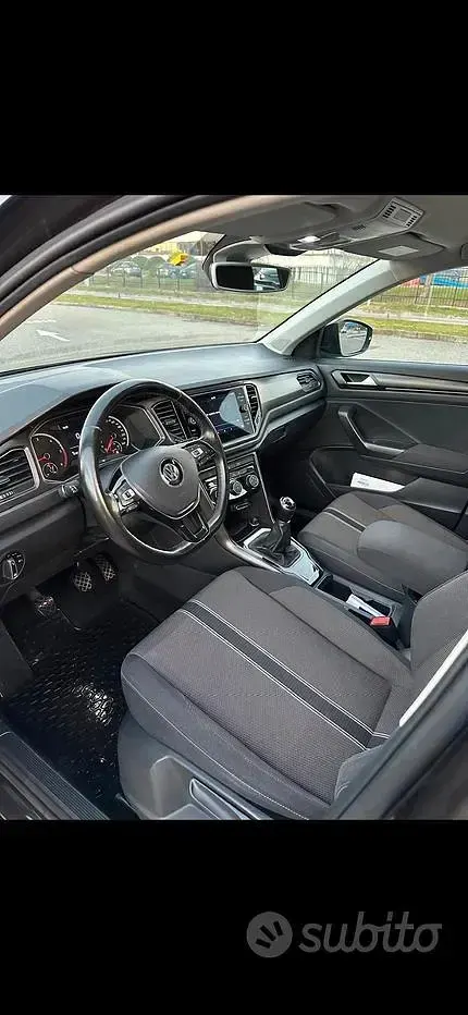 Usata VW T-Roc 116 CV (85 kW) 2019 Marrone SUV