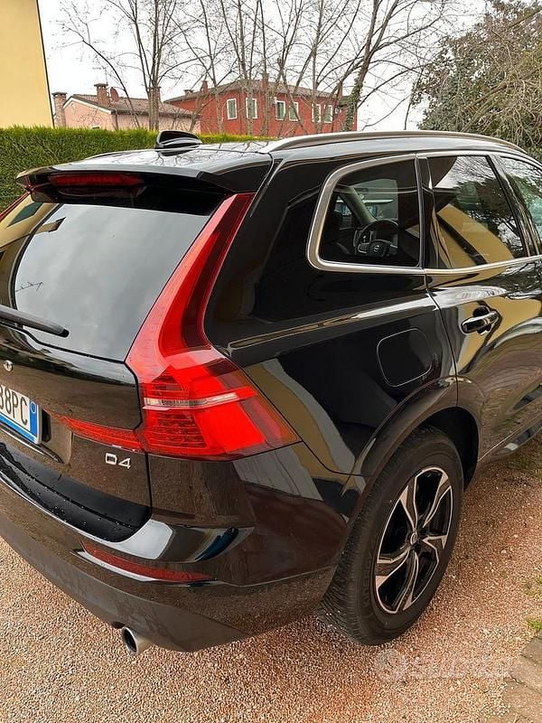 Usata Volvo XC60 Business Edition 190 CV (139 kW) 2020 Nero SUV