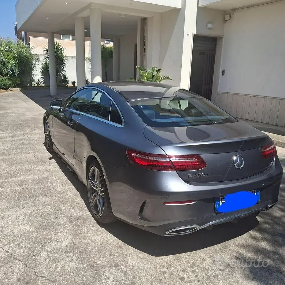 Usata Mercedes E300 Premium 245 CV (180 kW) 2019 Grigio Coupé