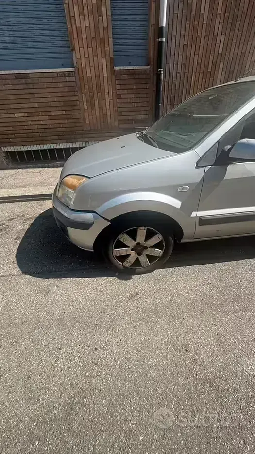 Usata Ford Fusion Ambiente 80 CV (58 kW) 2009 Utilitaria