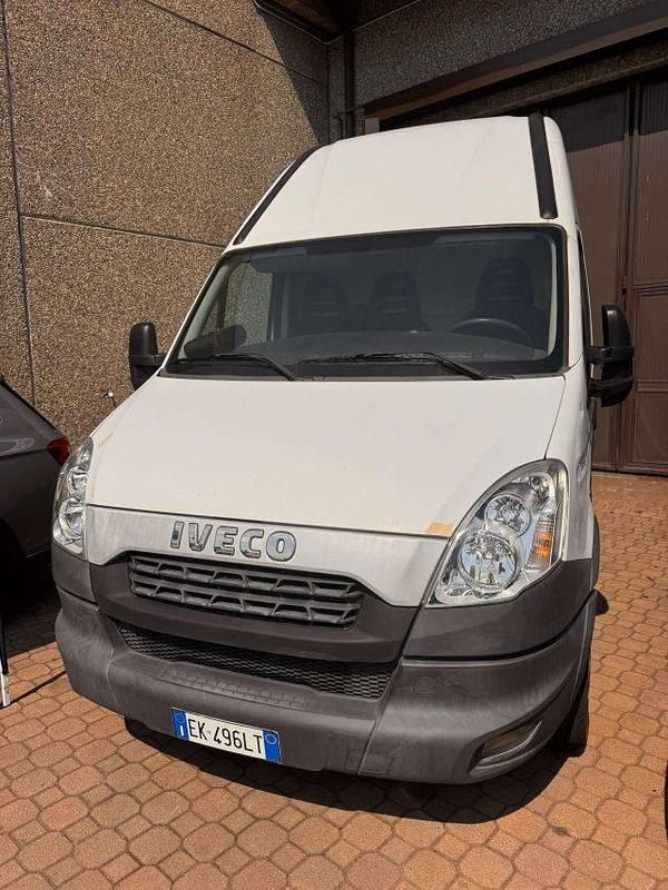 Usata Iveco Daily 145 CV (106 kW) 2012 Bianco candido sbiadito Furgone
