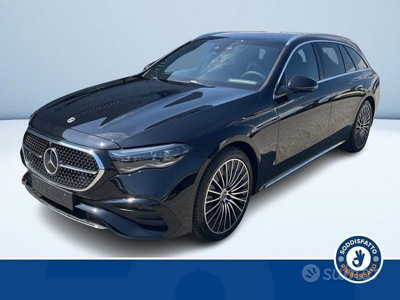 Nero Nuova 2025 Mercedes E220 AMG Line Premium Station wagon | 78.550 € (Super prezzo) - Immagine 1/3