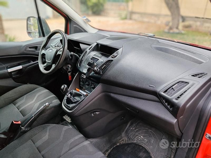 Usata Ford Transit Connect 116 CV (85 kW) 2015 Rosso Monovolume