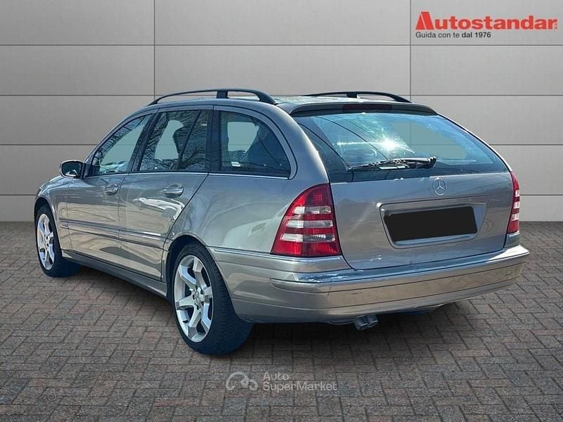 Usata Mercedes C200 Avantgarde 122 CV (89 kW) 2007 Beige Station wagon