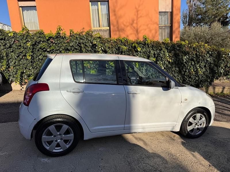 Usata Suzuki Swift GL 92 CV (67 kW) 2010 Bianco Berlina