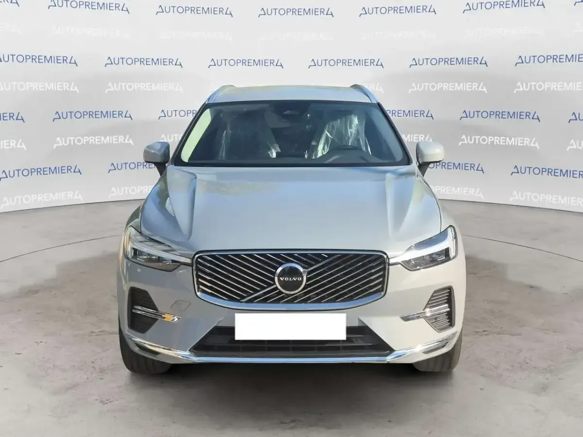 Nuova Volvo XC60 Plus 250 CV (183 kW) 2026 Grigio SUV