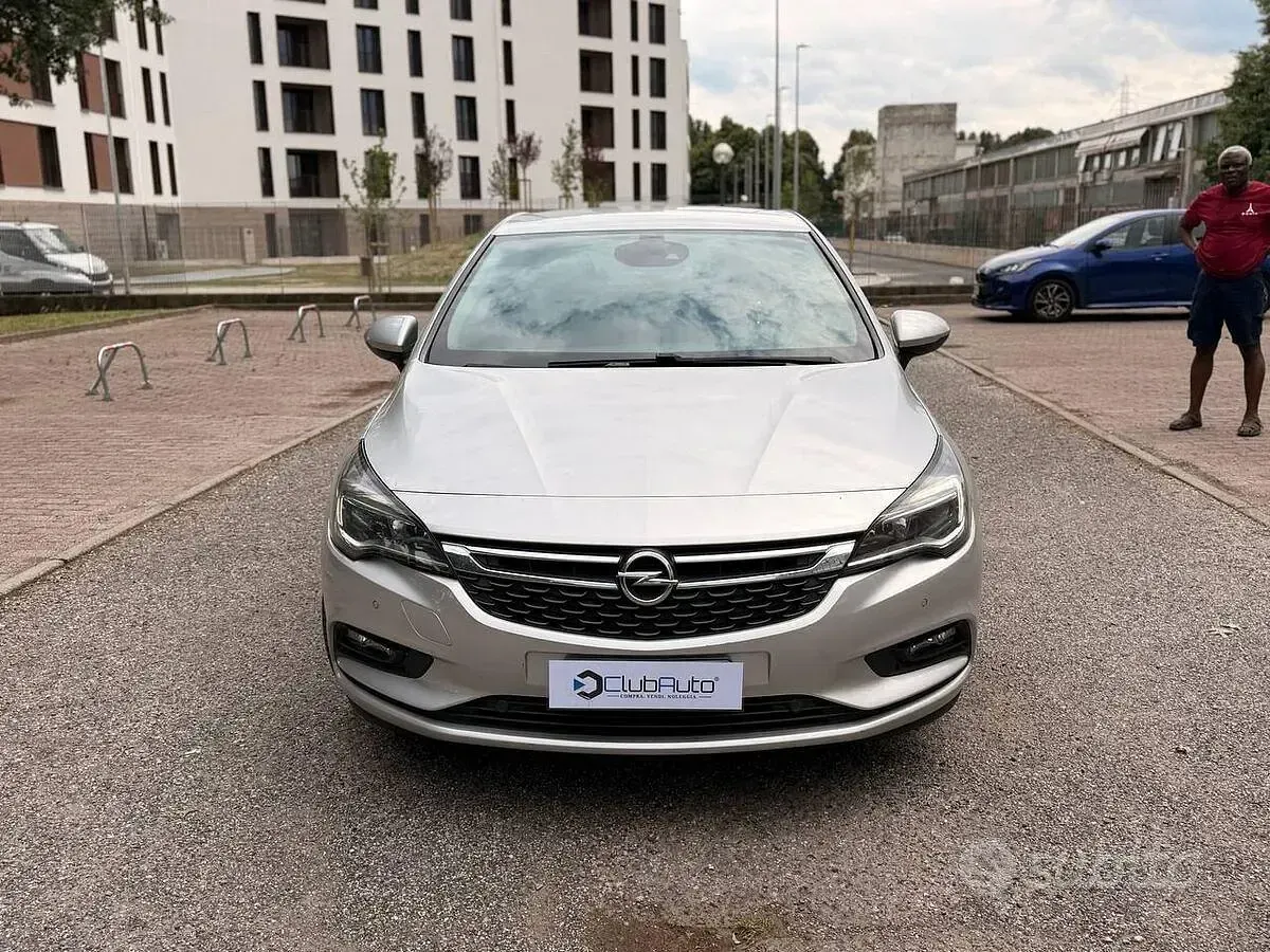 Usata Opel Astra Innovation 110 CV (80 kW) 2017 Grigio Berlina