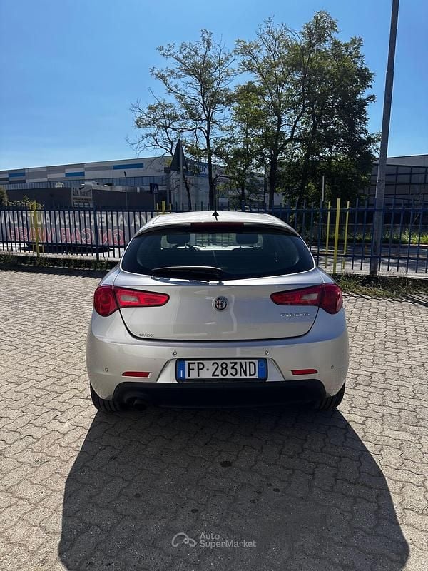 Usata Alfa Romeo Giulietta Super 120 CV (88 kW) 2018 Gray Utilitaria