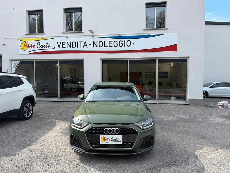 Usado Audi A1 Advanced 116 CV (85 kW) 2025 Verde SUV