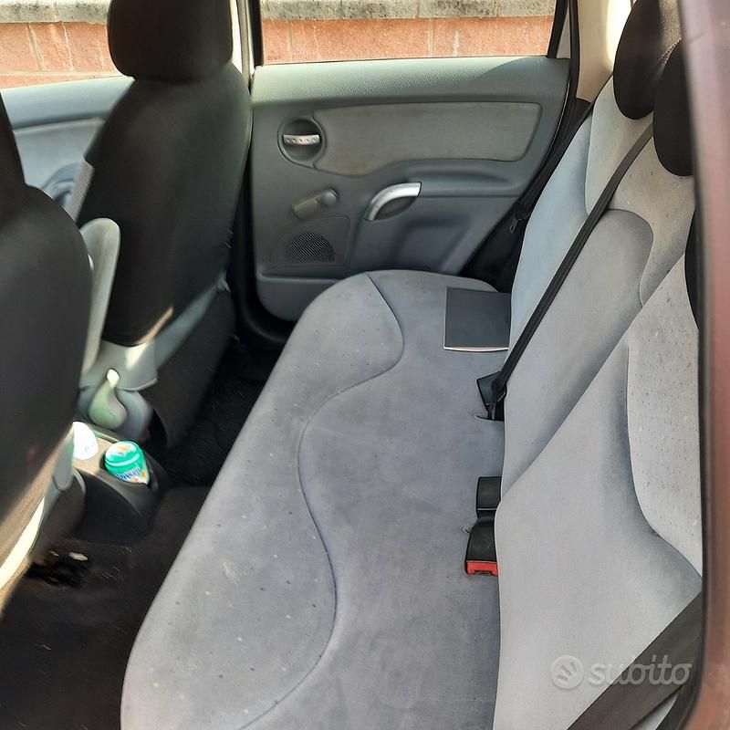 Usata Citroën C3 Exclusive 68 CV (50 kW) 2003 Utilitaria