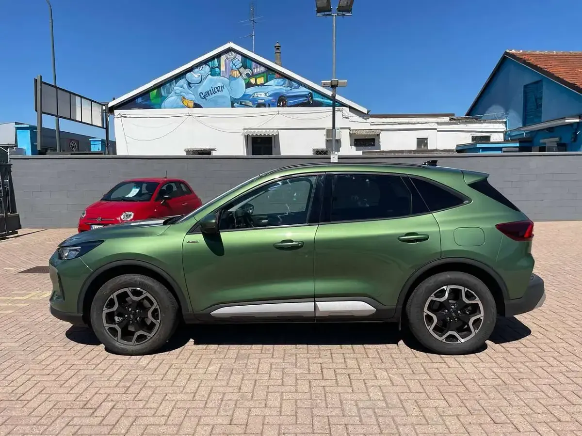 Usata Ford Kuga Active 179 CV (131 kW) 2024 Verde SUV