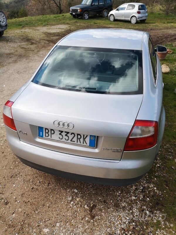 Usata Audi A4 Ambiente 180 CV (132 kW) 2001 Argento Berlina