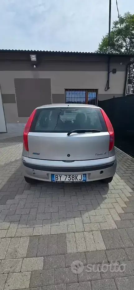 Usata Fiat Punto 60 CV (44 kW) 2002 Grigio Utilitaria