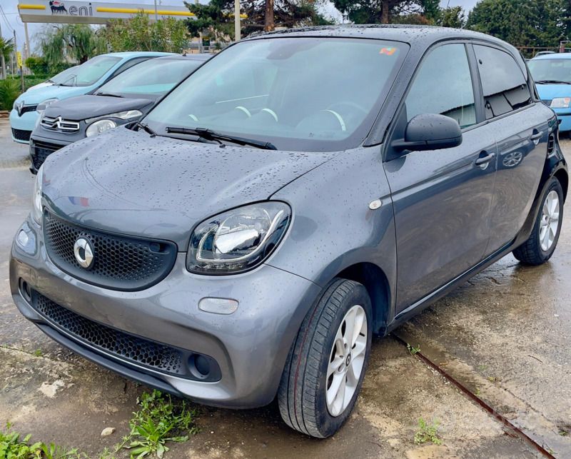 Grigio Usata 2017 Smart ForFour Due volumi | 8490 € - Immagine 1/4