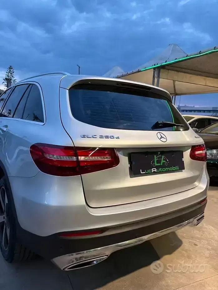 Usata Mercedes GLC250 Executive 204 CV (150 kW) 2018 Grigio Station wagon