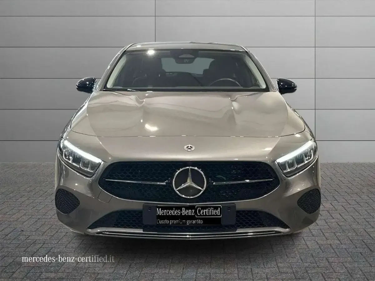 Usata Mercedes A250 Advanced Plus 163 CV (119 kW) 2025 Grigio scuro Berlina