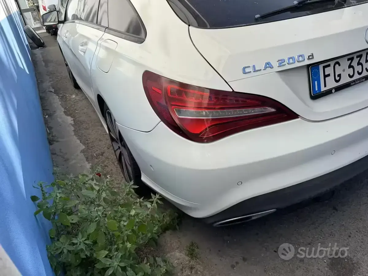 Usata Mercedes CLA200 Shooting Brake 136 CV (100 kW) 2016 Bianco Station wagon