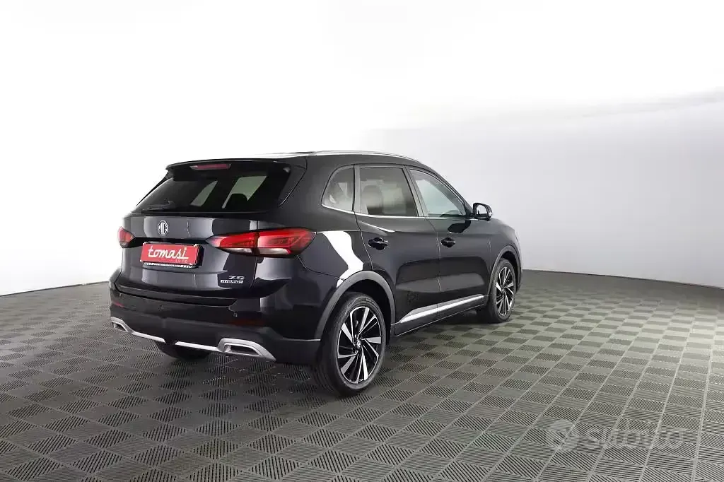 Usata MG ZS Luxury 102 CV (75 kW) 2026 Pebble black SUV