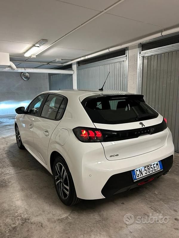 Usata Peugeot 208 101 CV (74 kW) 2023 Bianco Utilitaria