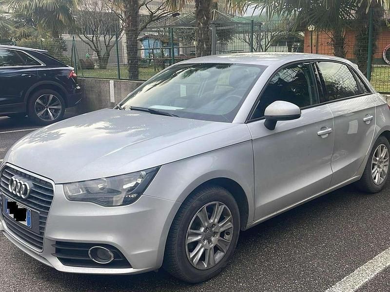 Usata Audi A1 Sportback Attraction 86 CV (63 kW) 2013 Argento Utilitaria