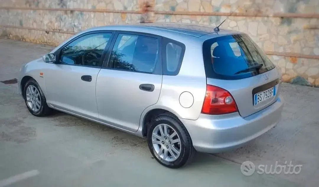 Usata Honda Civic LS 110 CV (80 kW) 2001 Grigio Berlina