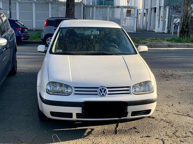 Usata VW Golf IV 75 CV (55 kW) 2001 Bianco Berlina