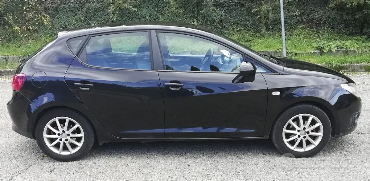 Usata Seat Ibiza 90 CV (66 kW) 2011 Nero Berlina