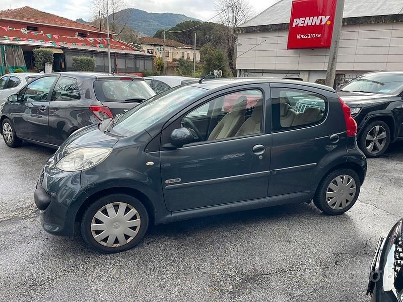 Usata Peugeot 107 68 CV (50 kW) 2007 Nero Utilitaria