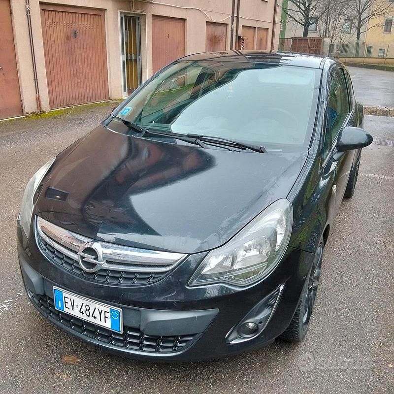 Usata Opel Corsa 2014 Nero Utilitaria