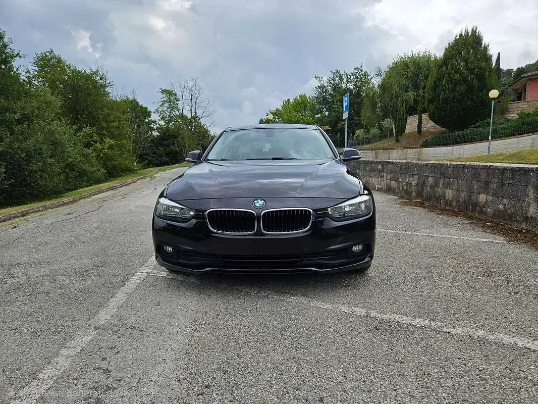 Usata BMW 318 Advantage 150 CV (110 kW) 2017 Nero Station wagon