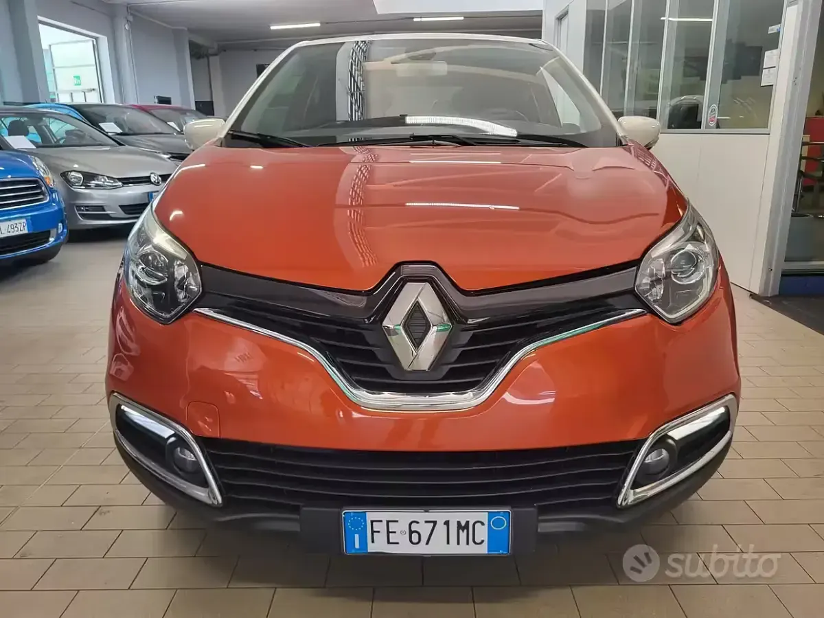 Usado Renault Captur PE 90 CV (66 kW) 2016 Naranja SUV