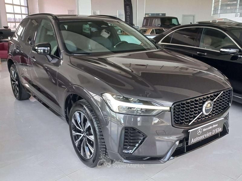 Usata Volvo XC60 Plus 197 CV (144 kW) 2023 Grigio mountain SUV