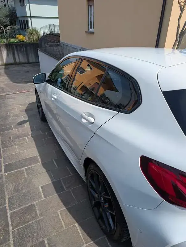 Usata BMW 118 M Sport 150 CV (110 kW) 2020 Bianco Utilitaria