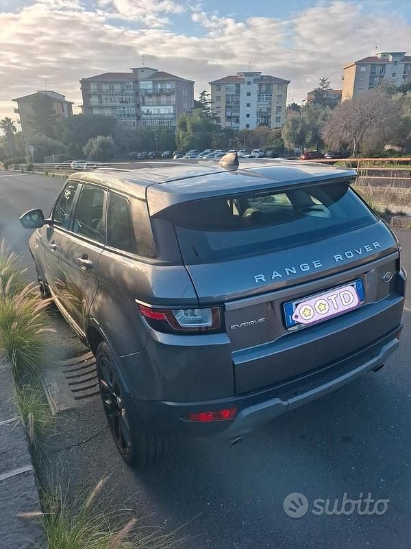 Usata Land Rover Range Rover evoque 150 CV (110 kW) 2018 Grigio SUV