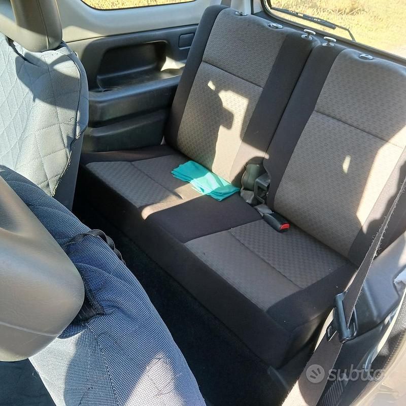Usata Suzuki Jimny 86 CV (63 kW) 2006 Grigio SUV