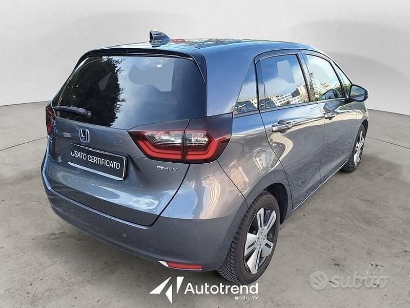 Usata Honda Jazz Executive 109 CV (80 kW) 2022 Grigio scuro Utilitaria
