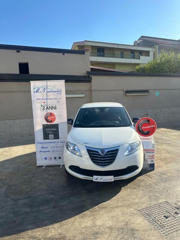 Usata Lancia Ypsilon Platinum 69 CV (50 kW) 2014 Bianco pastello Utilitaria