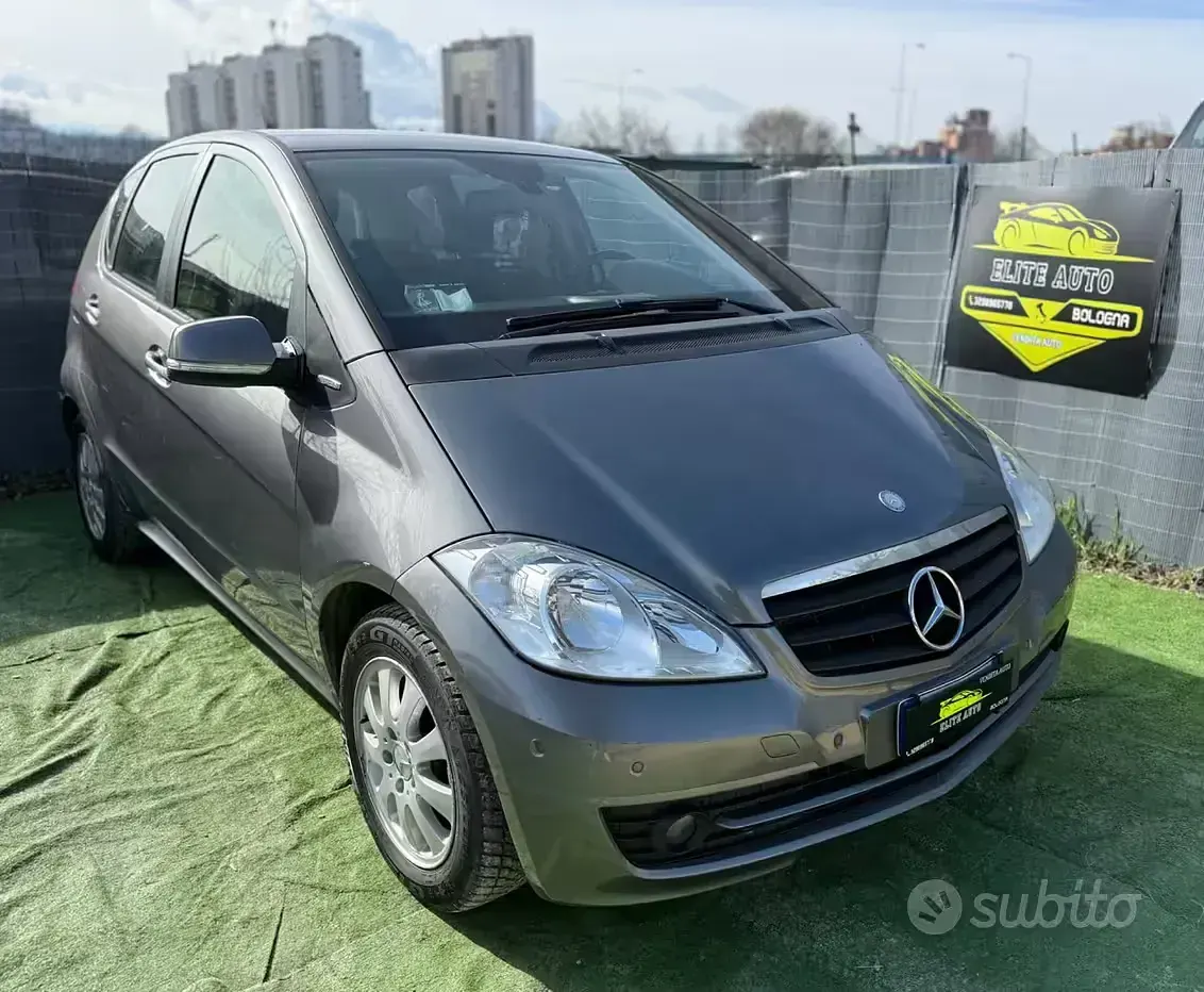 Usata Mercedes A160 95 CV (69 kW) 2011 Grigio Utilitaria