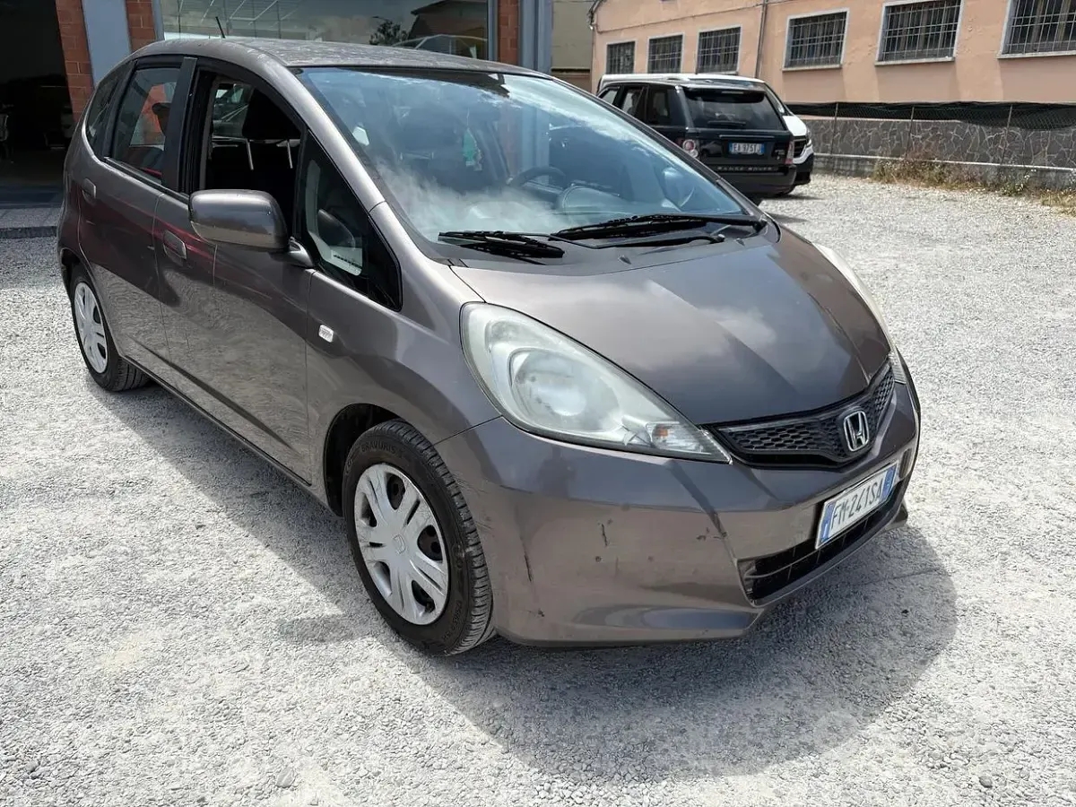 Usata Honda Jazz 90 CV (66 kW) 2012 Marrone Utilitaria