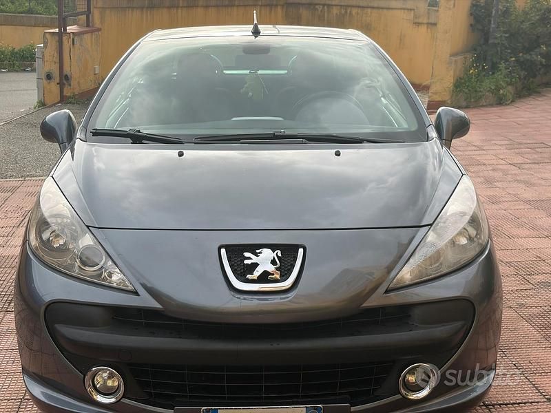 Usata Peugeot 207 CC 110 CV (80 kW) 2007 Grigio Cabrio