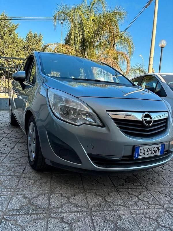 Usata Opel Meriva 95 CV (69 kW) 2012 Monovolume
