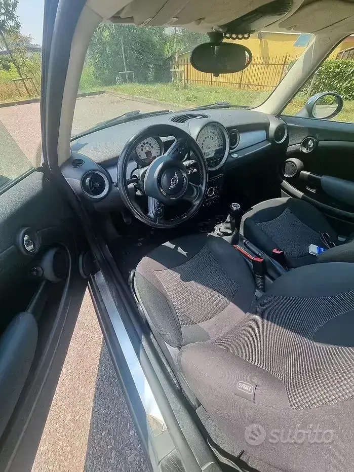Usata Mini Cooper D 112 CV (82 kW) 2011 Utilitaria