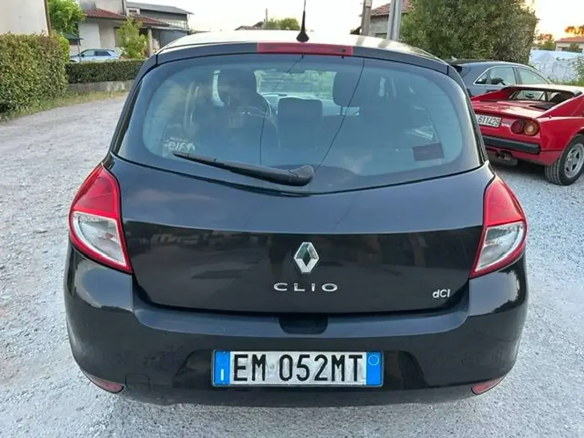 Usata Renault Clio III 75 CV (55 kW) 2012 Nero Berlina